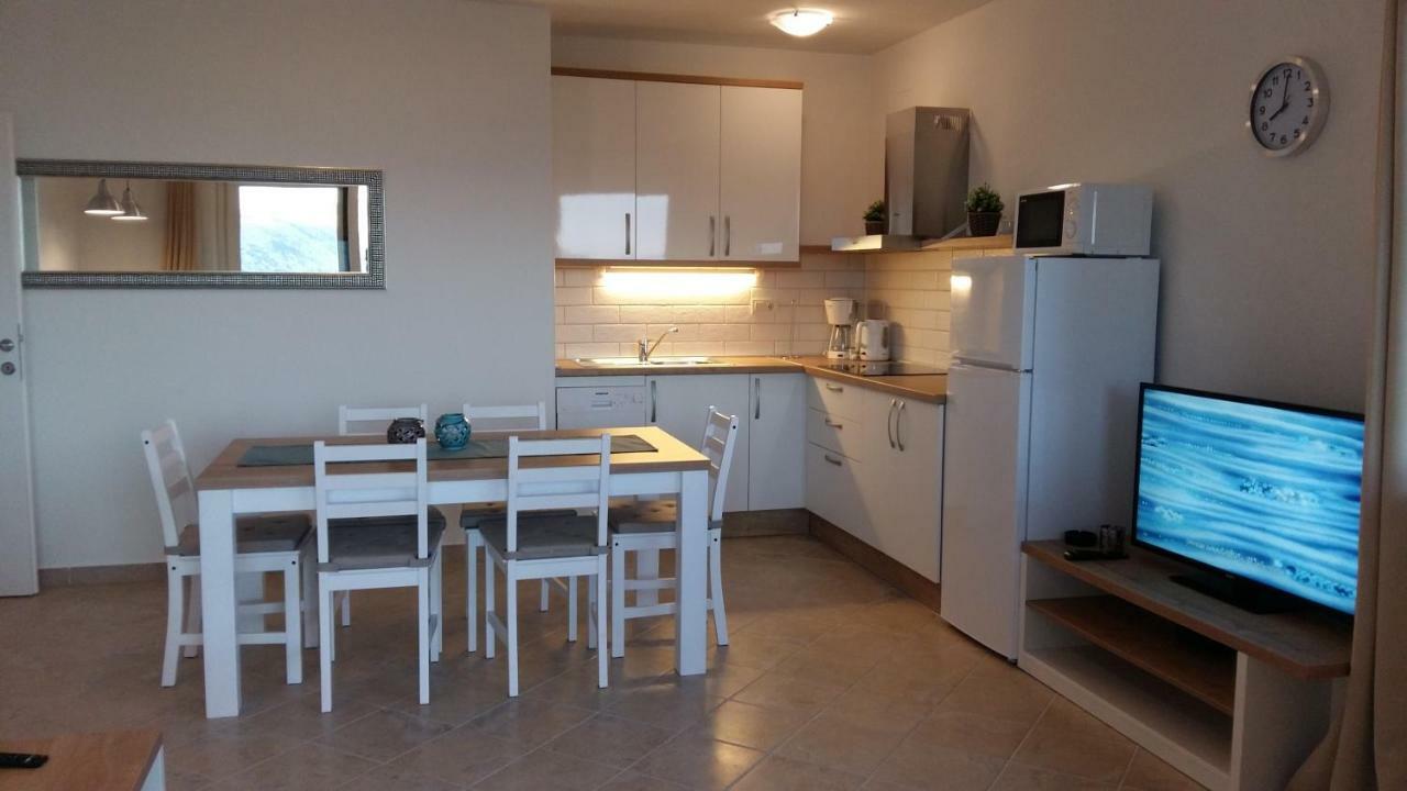 Haus Mit Meerblick Лопар Екстериор снимка