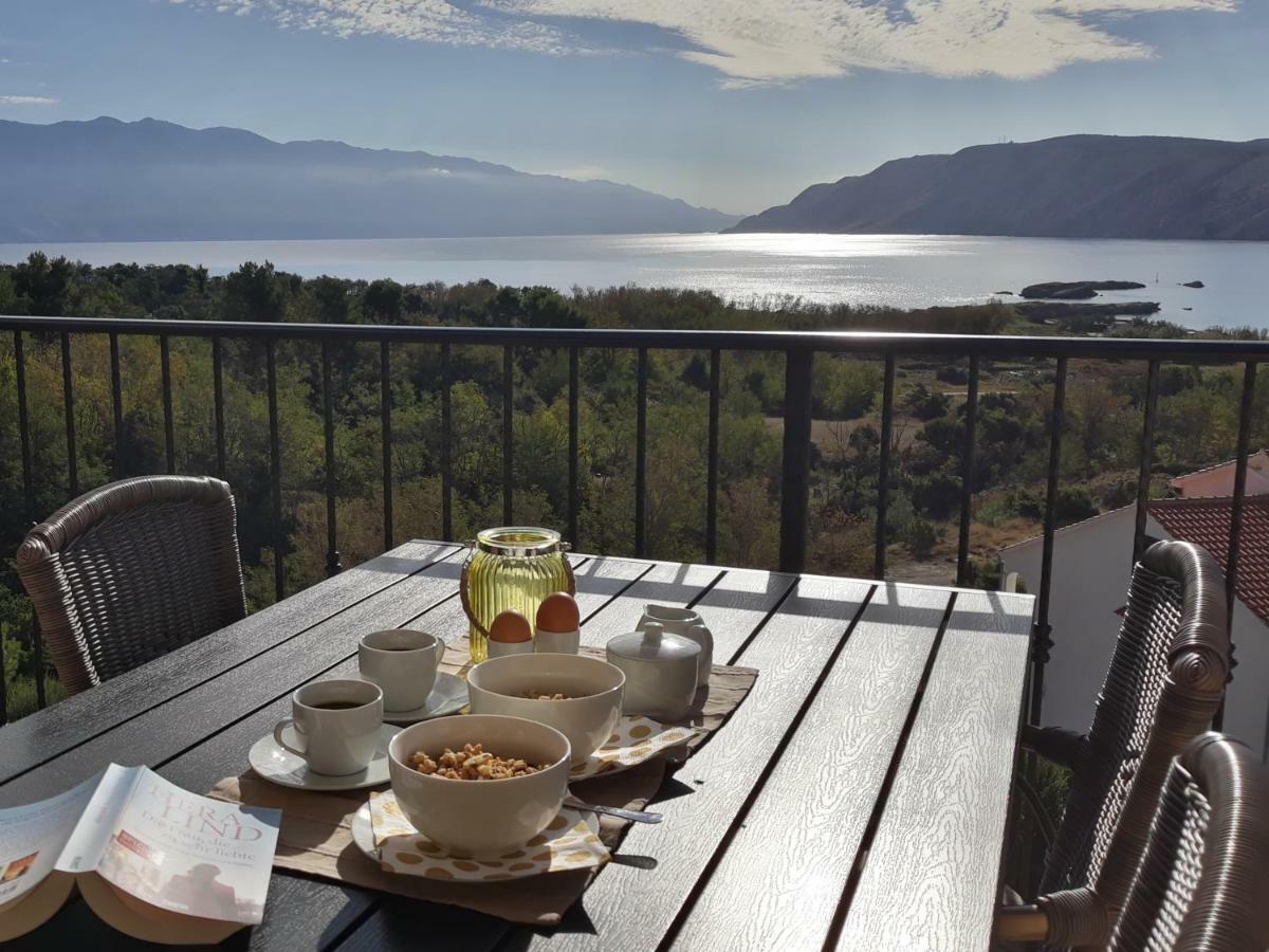Haus Mit Meerblick Лопар Екстериор снимка